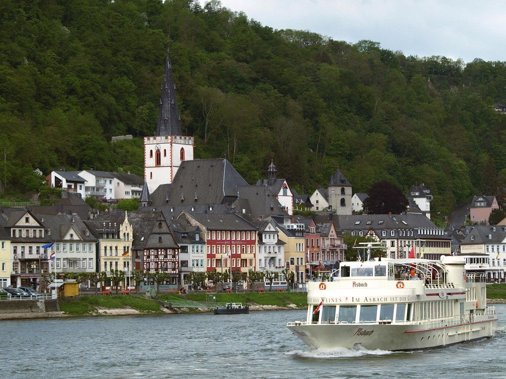 A picture of a Rhich River cruise for tourists. 