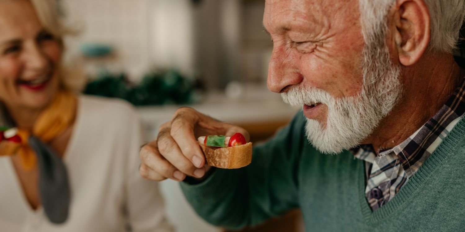 Senior Dining Delights: 7 Ways to Enjoy Your Favorite Foods