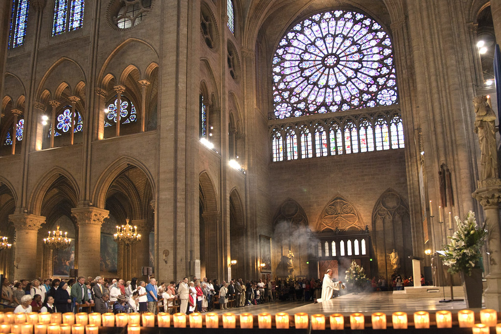 An image of the Notre Dame interior.