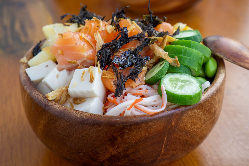 An image of a poke bowl, one of the iconic Hawaiian cuisine.