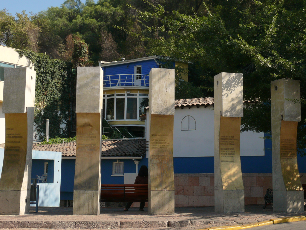 An image of the La Chascona.