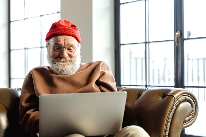 More and more older workers are re-entering the workforce to join fellow seniors who never left.