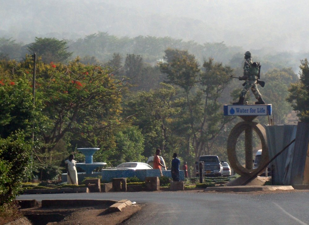  An image of the Askari Monument during the day. 