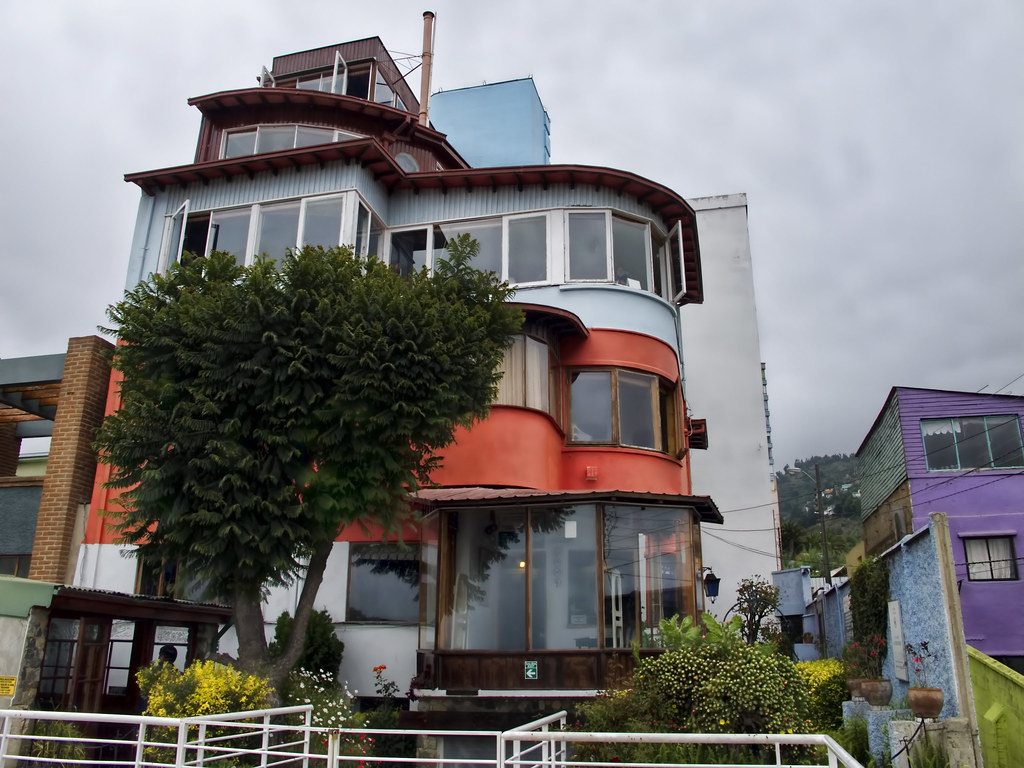An image of the La Sebastiana building.